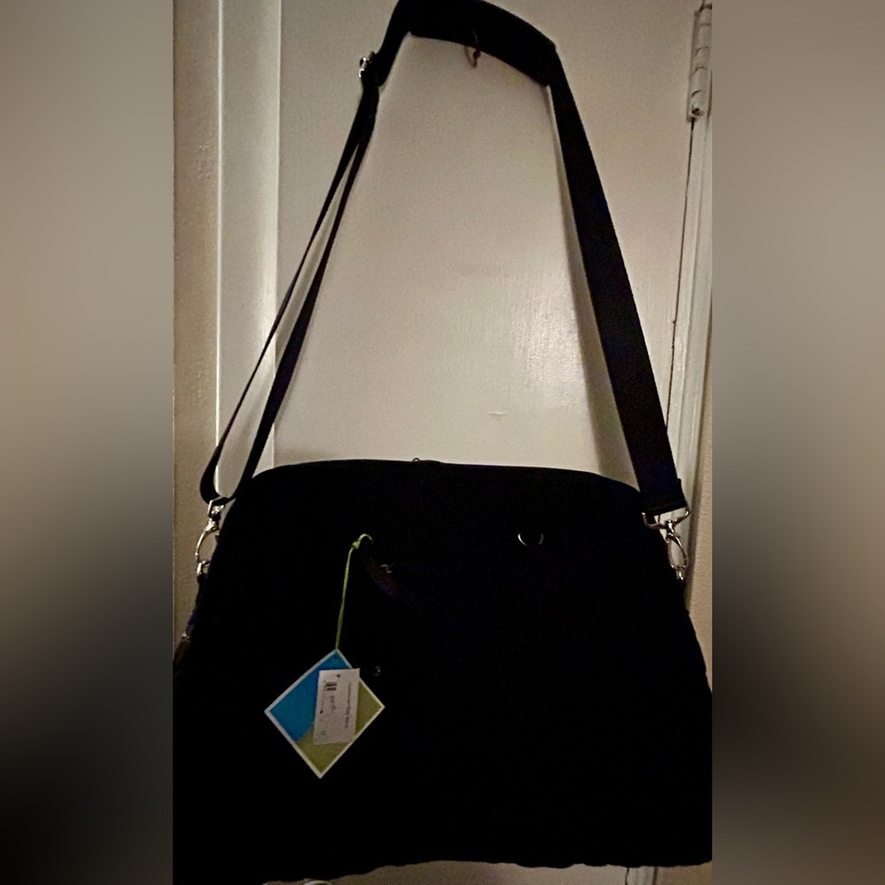Vera Bradley Commuter Bag Black
Quilted Padded